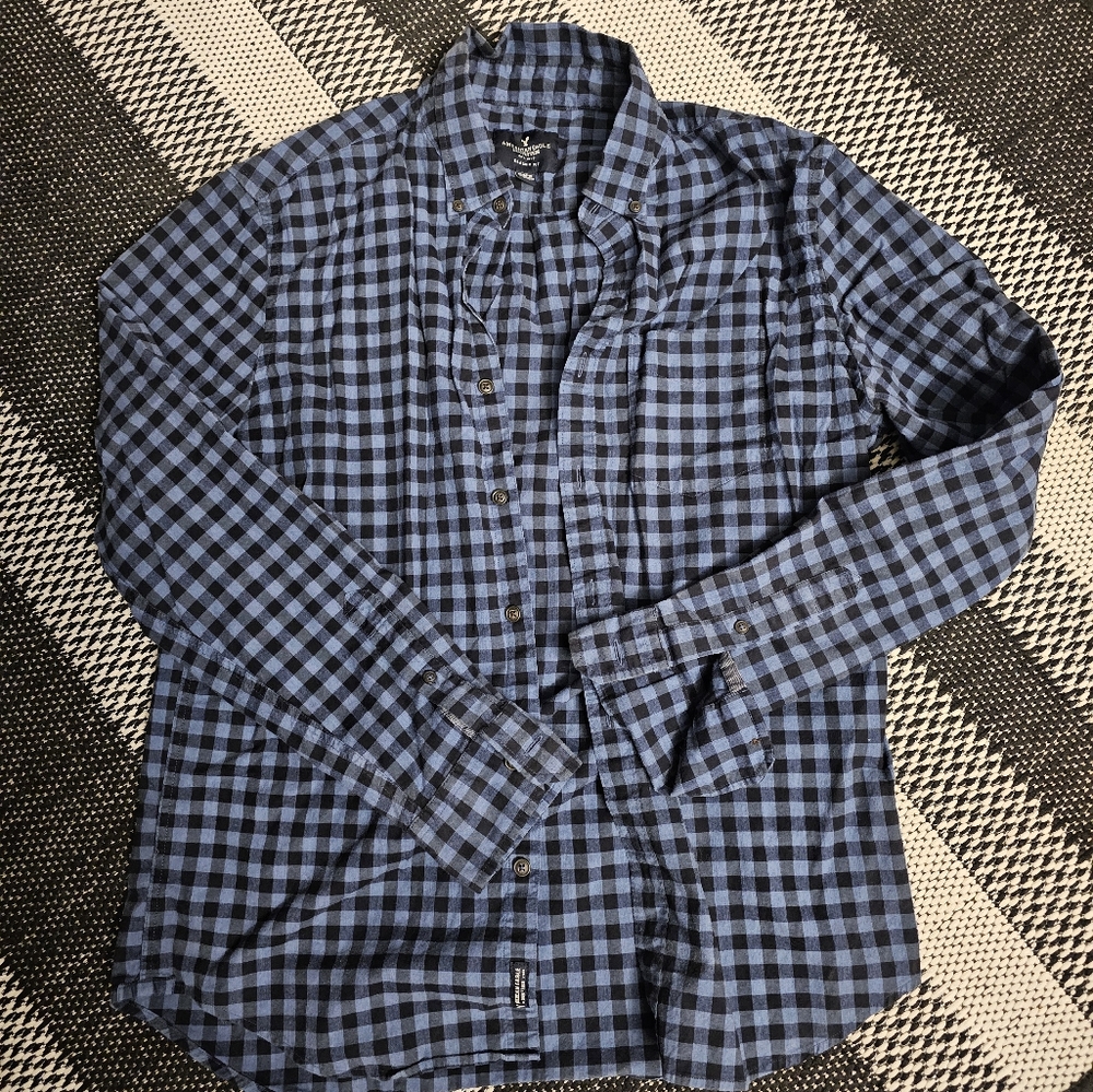 AMERICAN EAGLE button up shirt